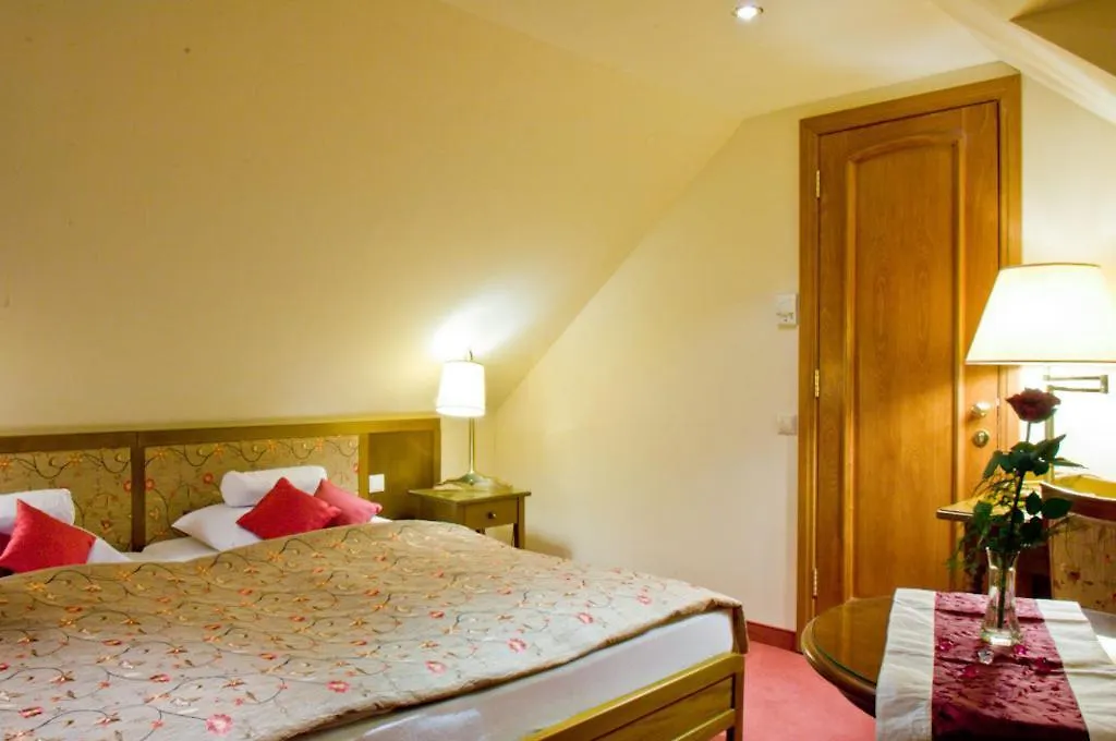 Amira Boutique Hotel Heviz Wellness & Spa-1