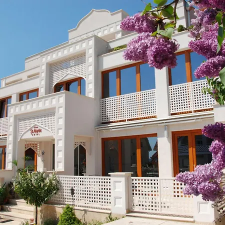 Amira Boutique Hotel Heviz Wellness & Spa-3